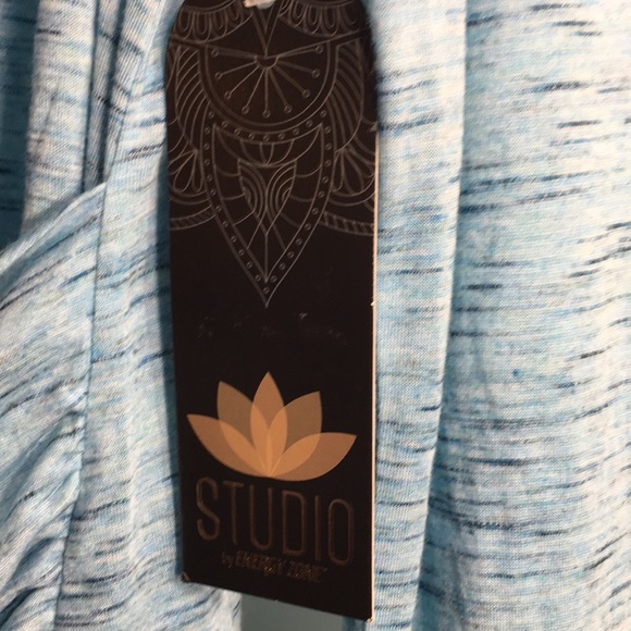 Studio by Energy Zone women’s yoga top, size S - Picture 5 of 8